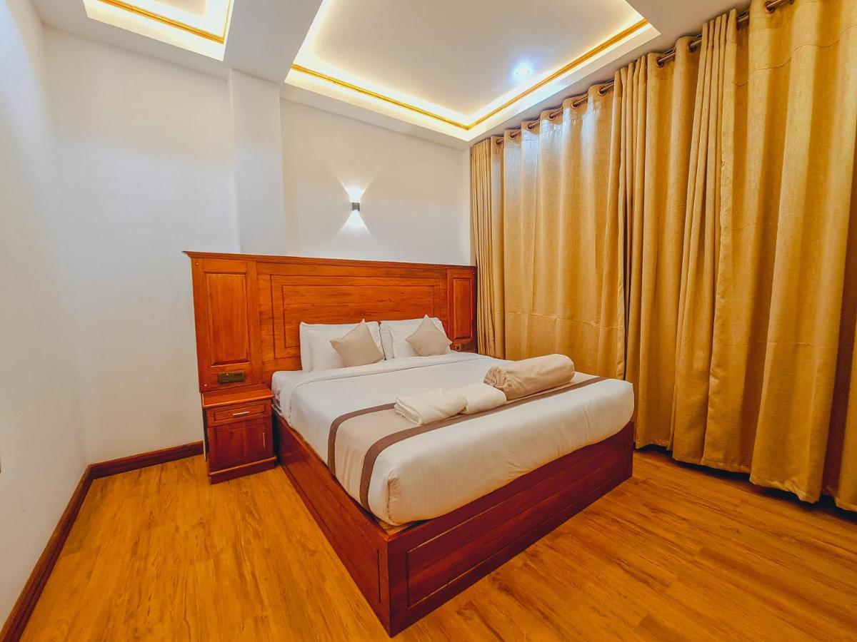 Top Rich Hotel Νουβάρα Ελίγια Εξωτερικό φωτογραφία