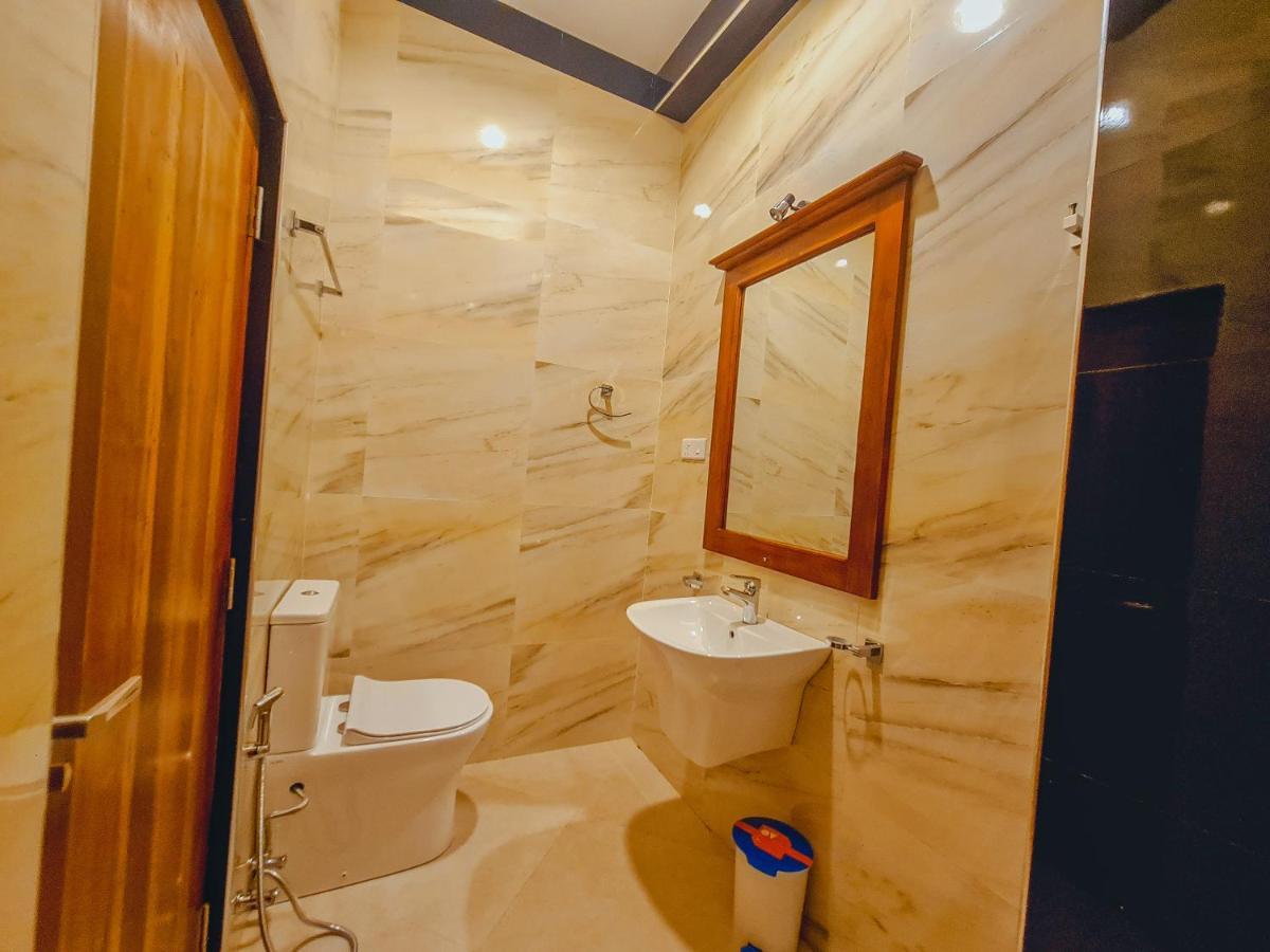 Top Rich Hotel Νουβάρα Ελίγια Εξωτερικό φωτογραφία