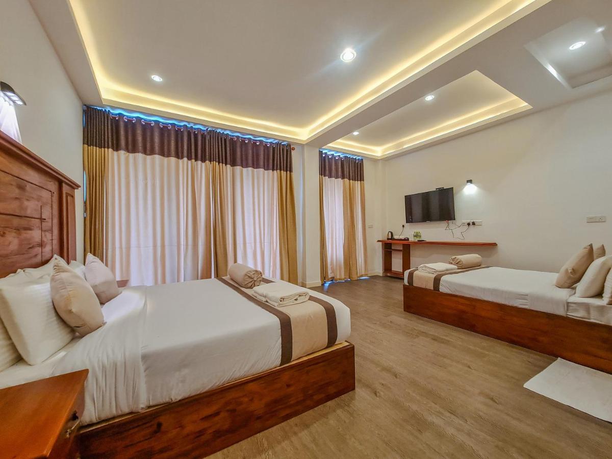 Top Rich Hotel Νουβάρα Ελίγια Εξωτερικό φωτογραφία
