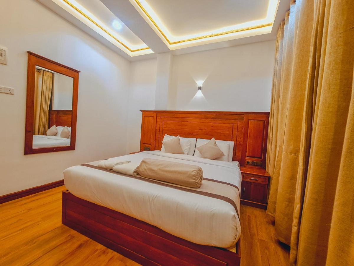 Top Rich Hotel Νουβάρα Ελίγια Εξωτερικό φωτογραφία
