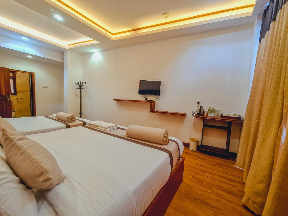 Top Rich Hotel Νουβάρα Ελίγια Εξωτερικό φωτογραφία