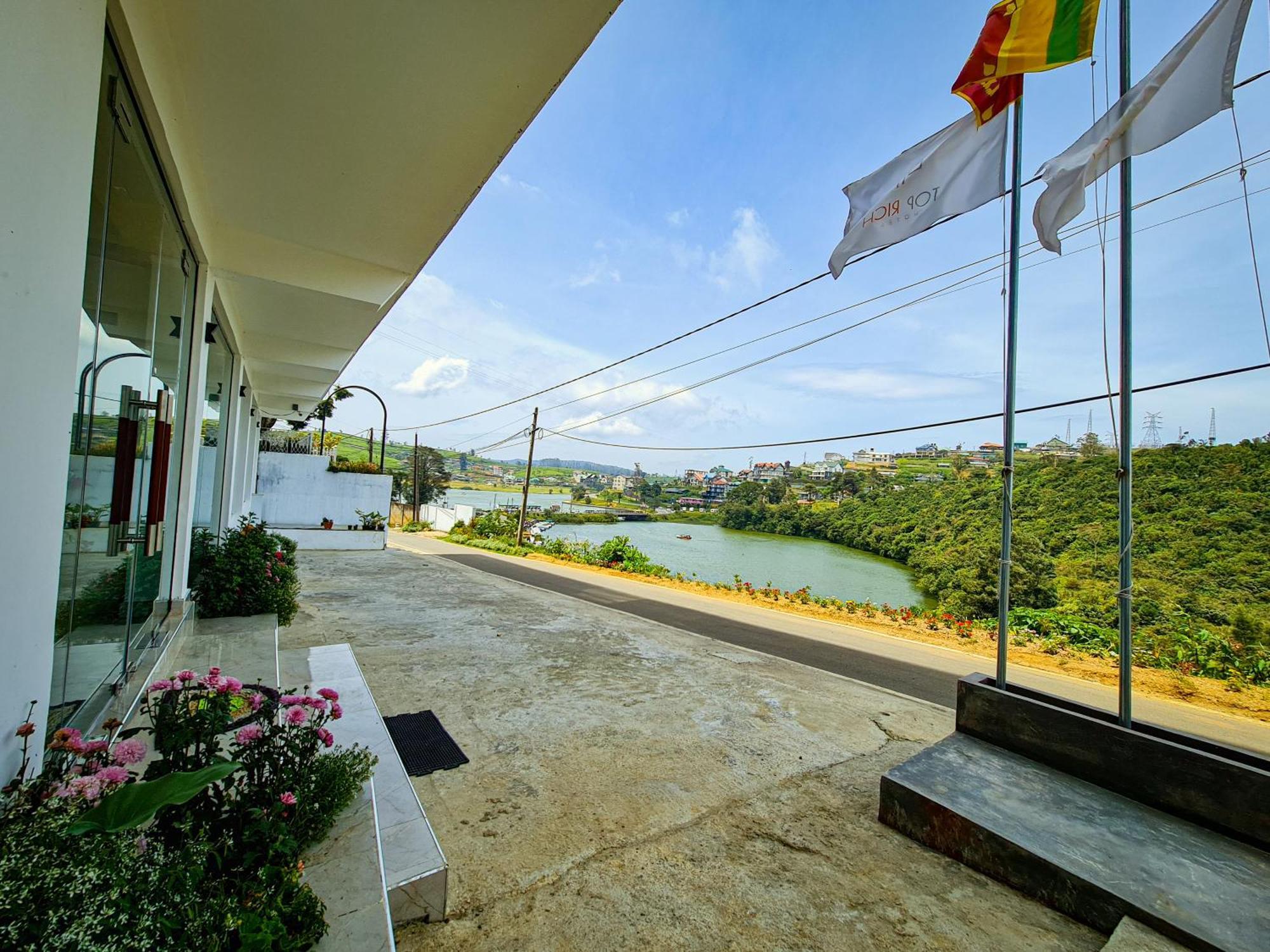 Top Rich Hotel Νουβάρα Ελίγια Εξωτερικό φωτογραφία
